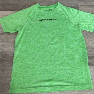 GUC Boys Under Armour Heat Gear Tshirt Size YL